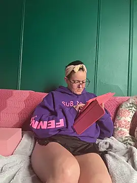 quinnmariexo online show from 21, 4, 2026