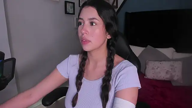 Snapshot of youpinkgirl_ chatting on 2, 10, 2025 youpinkgirl  online show from 2, 10, 2025