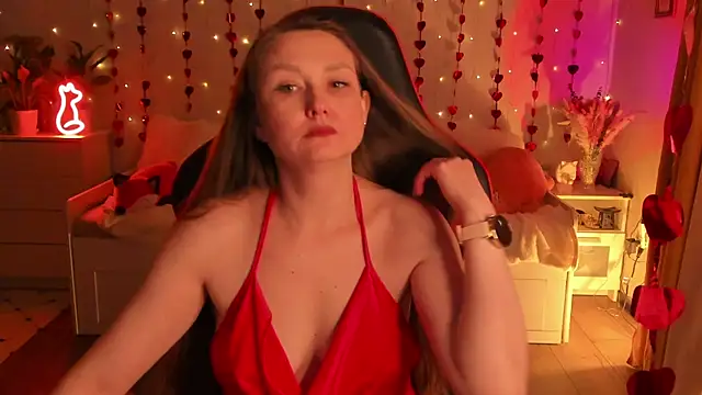 Snapshot of desperatehousewife__ chatting on 8, 2, 2025 desperatehousewife online show from 8, 2, 2025