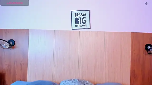 Snapshot of Aishaza1 chatting on 1, 10, 2025 Aishaza1 online show from 1, 10, 2025