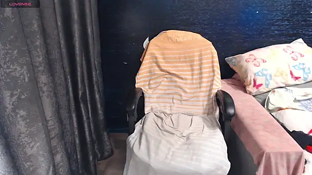 LadyAverrySquirt11 online show from 31, 10, 2025