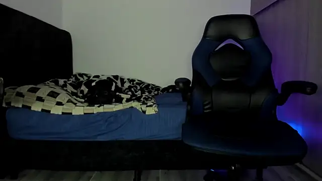 Snapshot of male_pussy chatting on 28, 10, 2025 male pussy online show from 28, 10, 2025