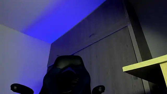 Snapshot of male_pussy chatting on 4, 11, 2025 male pussy online show from 4, 11, 2025