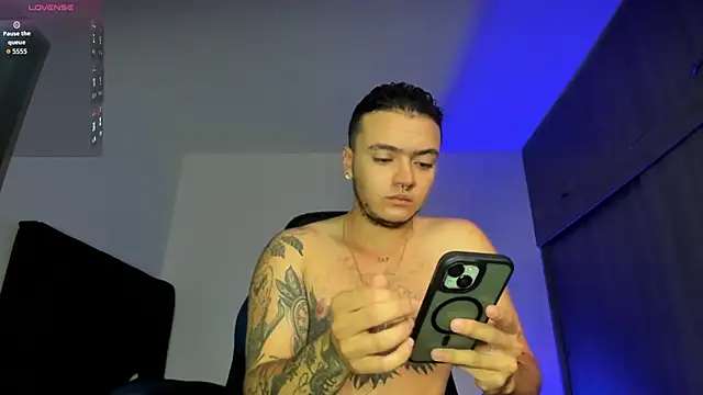 Snapshot of male_pussy chatting on 27, 11, 2025 male pussy online show from 27, 11, 2025