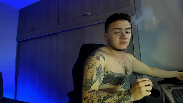 Snapshot of male_pussy chatting on 1, 12, 2025 male pussy online show from 1, 12, 2025