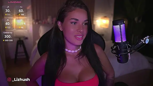 Snapshot of Lizhush_ chatting on 6, 1, 2025 Lizhush online show from 6, 1, 2025