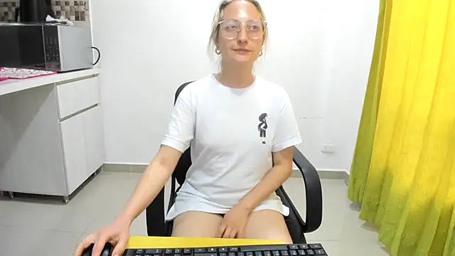 Adele johnsonn1 online show from 28, 2, 2025