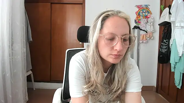 Adele johnsonn1 online show from 6, 11, 2025