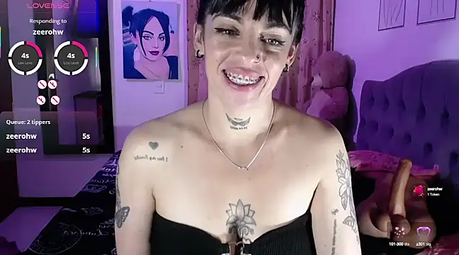 Snapshot of violett_honney chatting on 13, 3, 2025 violett honney online show from 13, 3, 2025