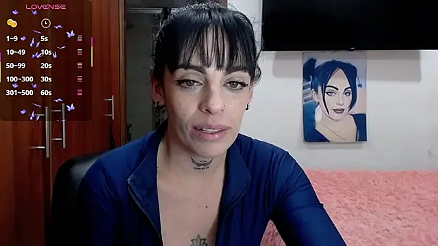 Snapshot of violett_honney chatting on 28, 11, 2025 violett honney online show from 28, 11, 2025