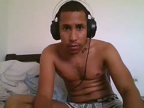 Snapshot of hot_mechanic chatting on 5, 10, 2025 hot mechanic online show from 5, 10, 2025