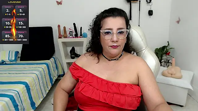 mom hot   online show from 9, 11, 2025