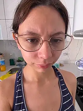 Snapshot of Bonniepark chatting on 12, 11, 2025 Bonniepark online show from 12, 11, 2025