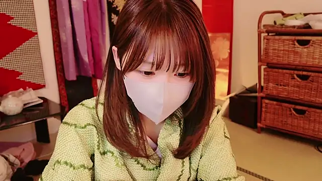 Yui-Ch online show from 8, 1, 2025