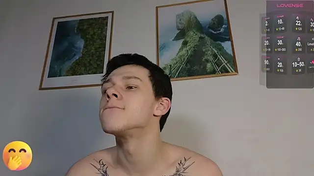 Snapshot of R1mmo__ chatting on 19, 3, 2025 R1mmo   online show from 19, 3, 2025