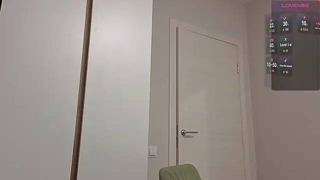 Snapshot of R1mmo__ chatting on 16, 9, 2025 R1mmo   online show from 16, 9, 2025