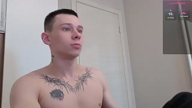 Snapshot of R1mmo__ chatting on 1, 10, 2025 R1mmo   online show from 1, 10, 2025