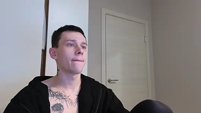 Snapshot of R1mmo__ chatting on 24, 10, 2025 R1mmo   online show from 24, 10, 2025