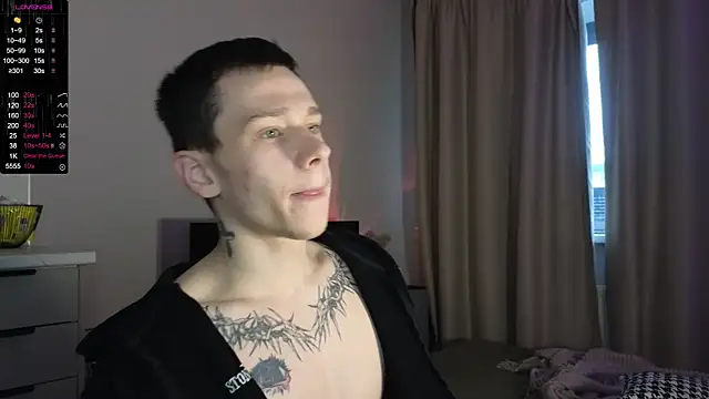 Snapshot of R1mmo__ chatting on 28, 10, 2025 R1mmo   online show from 28, 10, 2025