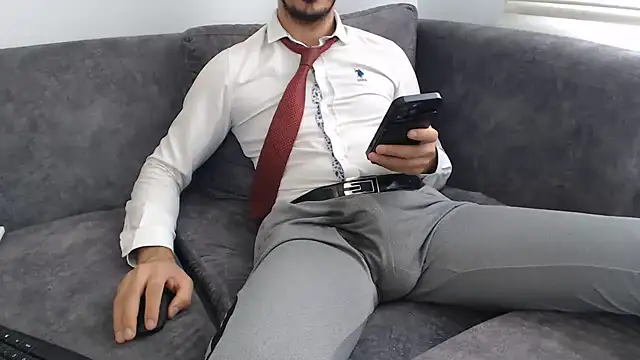 Snapshot of Naughtb0y chatting on 9, 7, 2026 Naughtb0y online show from 9, 7, 2026
