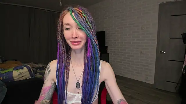 Roxy Silver online show from 28, 1, 2025