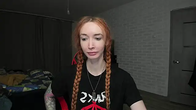 Roxy Silver online show from 25, 2, 2025