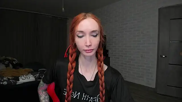 Roxy Silver online show from 14, 10, 2025