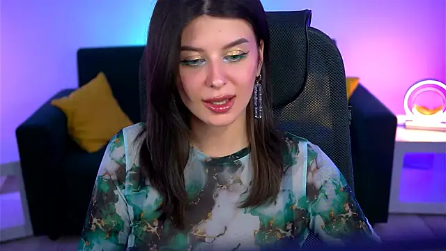 Snapshot of NicoleMun chatting on 4, 3, 2025 NicoleMun online show from 4, 3, 2025