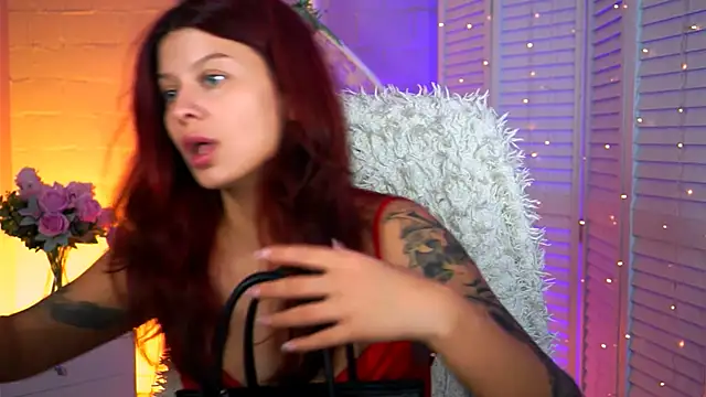 Snapshot of NicoleMun chatting on 21, 10, 2025 NicoleMun online show from 21, 10, 2025