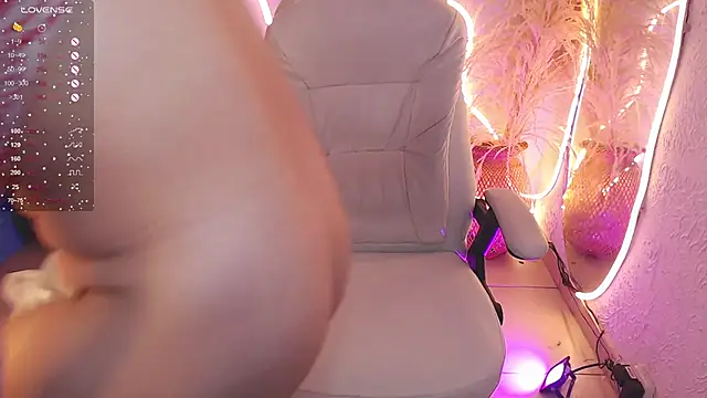 ViolettaHotLatin  online show from 19, 12, 2025