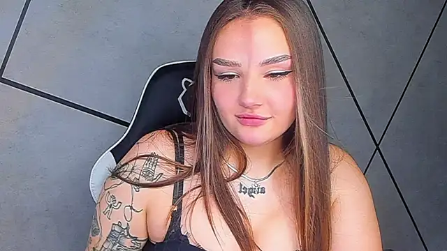 Snapshot of little_m0use chatting on 14, 10, 2025 little m0use online show from 14, 10, 2025