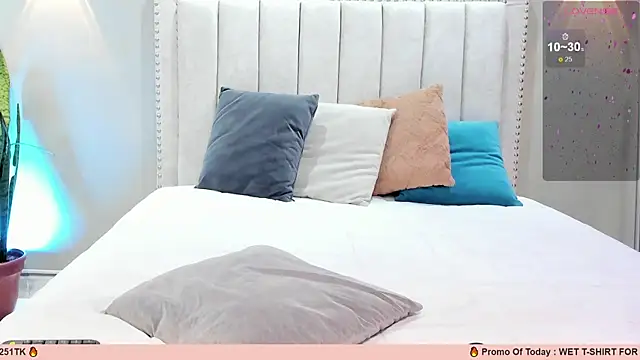  LaraMom  online show from 20, 3, 2025