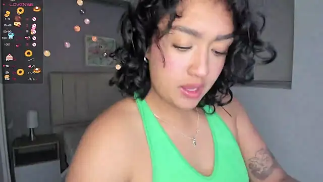 Snapshot of ema_saenz chatting on 30, 12, 2024 ema saenz online show from 30, 12, 2024