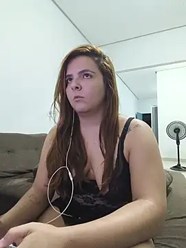 Snapshot of Bruninha_Hot10 chatting on 7, 6, 2026 Bruninha Hot10 online show from 7, 6, 2026