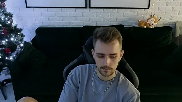 Snapshot of Larstar01 chatting on 7, 12, 2024 Larstar01 online show from 7, 12, 2024