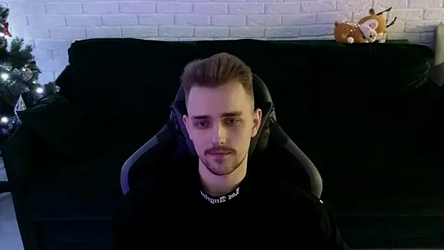 Snapshot of Larstar01 chatting on 23, 12, 2024 Larstar01 online show from 23, 12, 2024