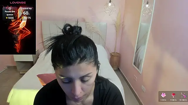 Snapshot of tiffani__love chatting on 11, 1, 2025 tiffani  love online show from 11, 1, 2025