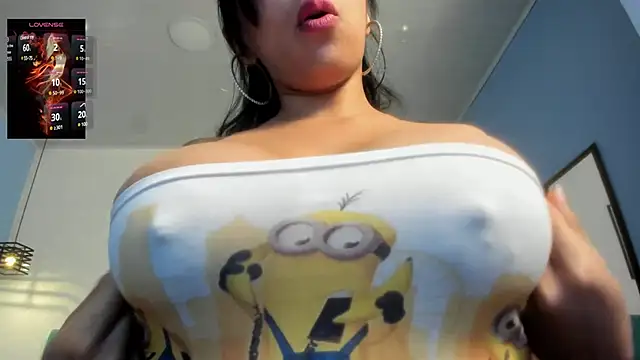 Snapshot of tiffani__love chatting on 26, 2, 2025 tiffani  love online show from 26, 2, 2025