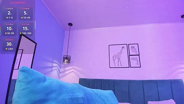 Snapshot of tiffani__love chatting on 6, 3, 2025 tiffani  love online show from 6, 3, 2025