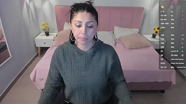 Snapshot of tiffani__love chatting on 13, 3, 2025 tiffani  love online show from 13, 3, 2025