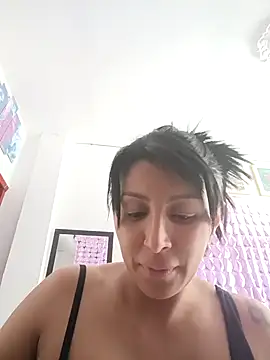 Snapshot of tiffani__love chatting on 10, 9, 2025 tiffani  love online show from 10, 9, 2025