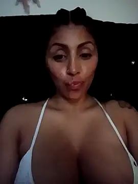 Snapshot of tiffani__love chatting on 15, 9, 2025 tiffani  love online show from 15, 9, 2025