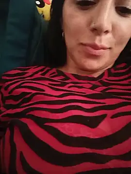 tiffani  love online show from 25, 5, 2026