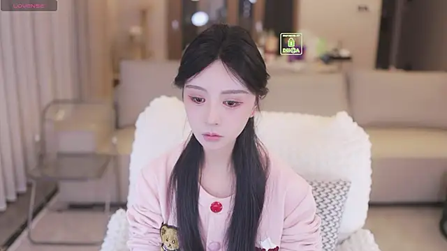 Snapshot of JayPope chatting on 11, 11, 2025 JayPope online show from 11, 11, 2025