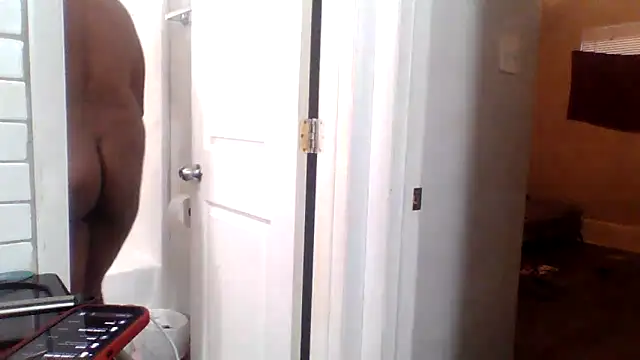 Snapshot of bigdick5157 chatting on 5, 11, 2025 bigdick5157 online show from 5, 11, 2025