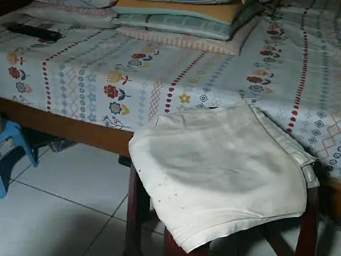 triangle0623 online show from 20, 10, 2025