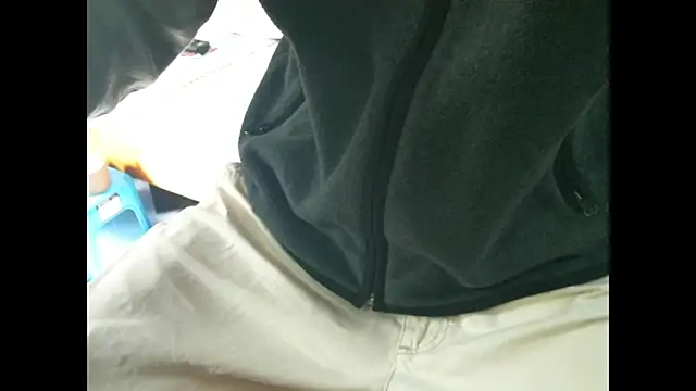 triangle0623 online show from 16, 12, 2025