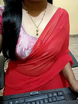 Snapshot of Nithya_05 chatting on 13, 11, 2025 Nithya 05 online show from 13, 11, 2025
