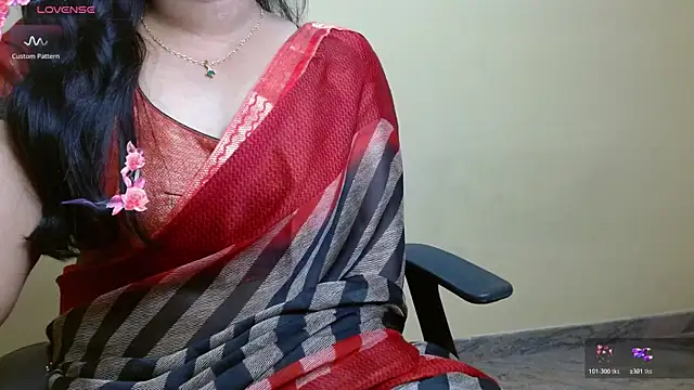 Snapshot of Nithya_05 chatting on 22, 11, 2025 Nithya 05 online show from 22, 11, 2025