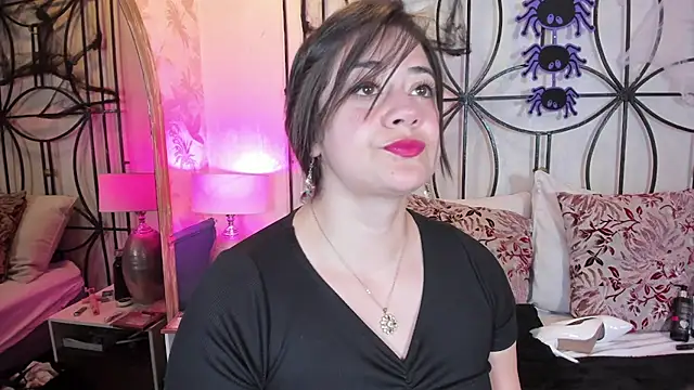 Snapshot of nahomi_sweett chatting on 21, 10, 2025 nahomi sweett online show from 21, 10, 2025